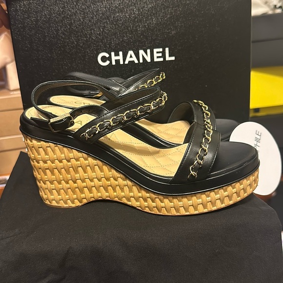 2020 Chanel Interlocking CC Logo Slingback Sandals - Picture 3 of 9